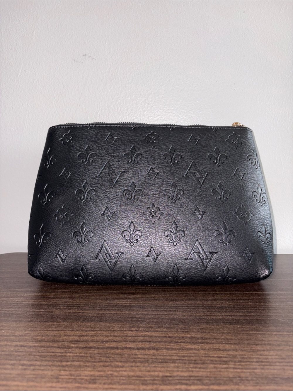 Adrienne Vittadini Cosmetic Case & Pouch 🖤 - Picture 9 of 11